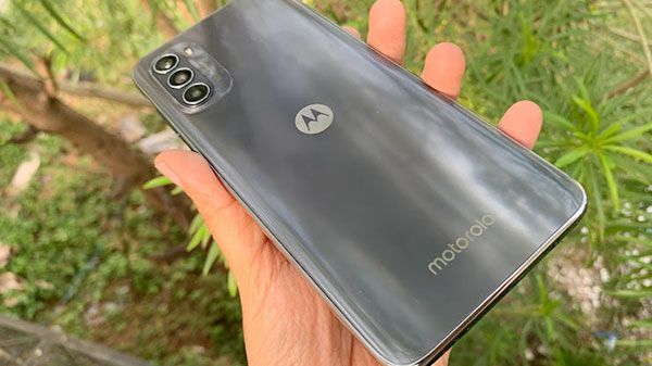 moto g52 review1 1650860036 Neuraon